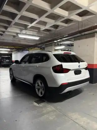 BMW-X1-2012