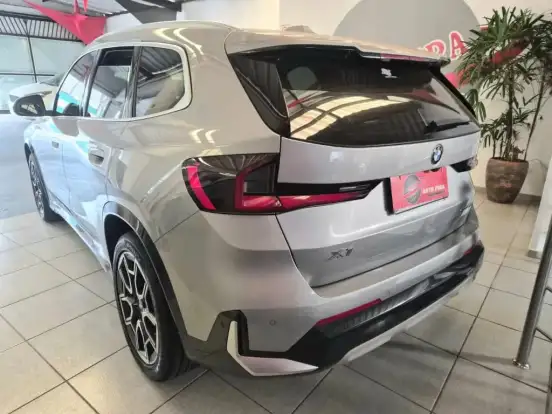 BMW-X1-2024