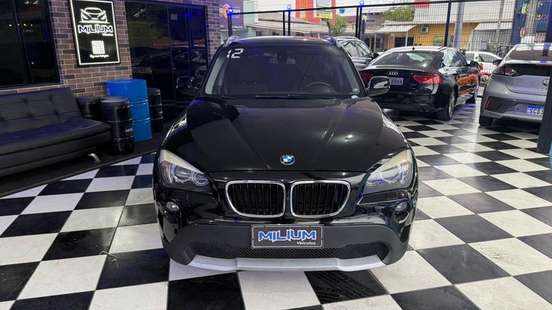 BMW-X1-2011