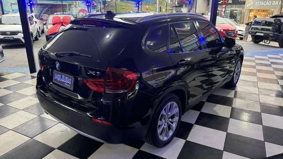 BMW-X1-2011