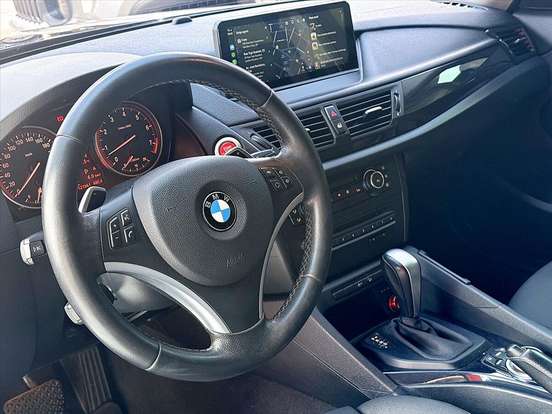 BMW-X1-2011