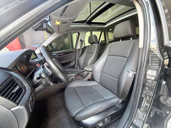BMW-X1-2011