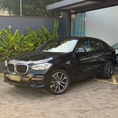 BMW-X4-2021