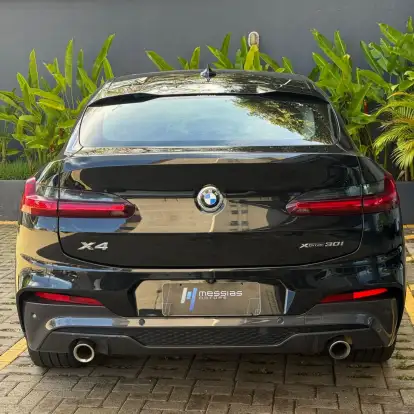 BMW-X4-2021