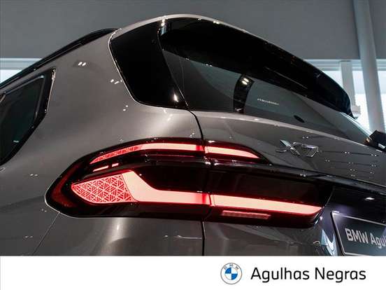 BMW-X7-2025