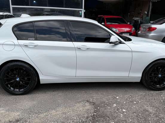 BMW-120i-2.0 16V SPORT GP ACTIVEFLEX 4P AUTOMÁTICO BMW-120i-2015