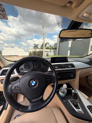 BMW-320i-2013