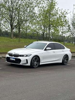 BMW-320i-2022