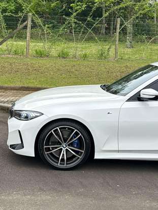 BMW-320i-2022