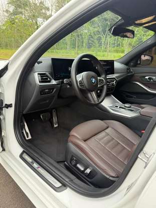 BMW-320i-2022
