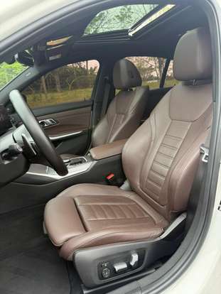 BMW-320i-2022