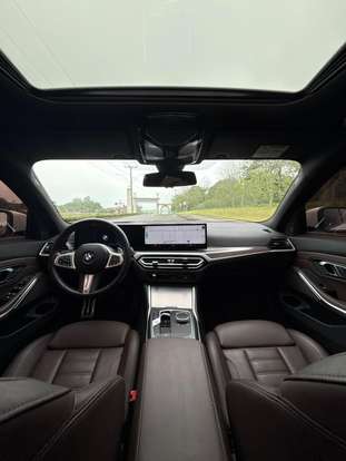 BMW-320i-2022