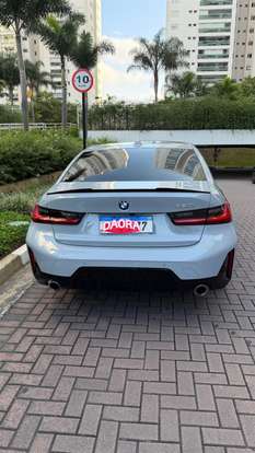 BMW-320i-2024