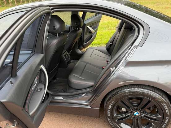 BMW-320i-2016