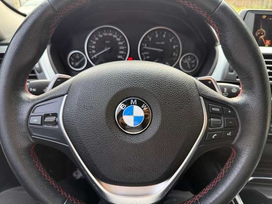 BMW-320i-2016