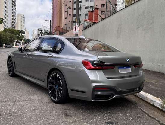 BMW-745Le-2021