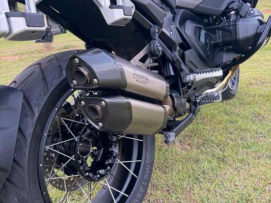 BMW-R 1300 GS TRIPLE BLACK BMW-R 1300 GS TRIPLE BLACK-2025