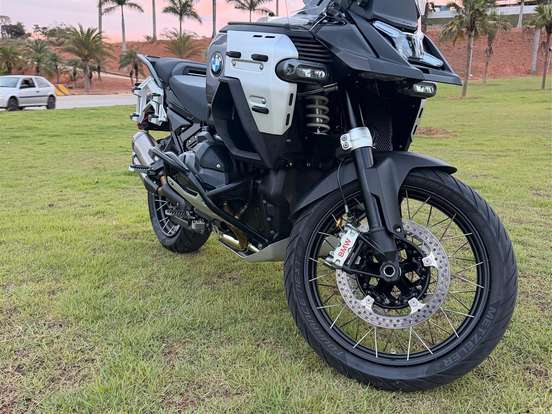 BMW-R 1300 GS TRIPLE BLACK BMW-R 1300 GS TRIPLE BLACK-2025
