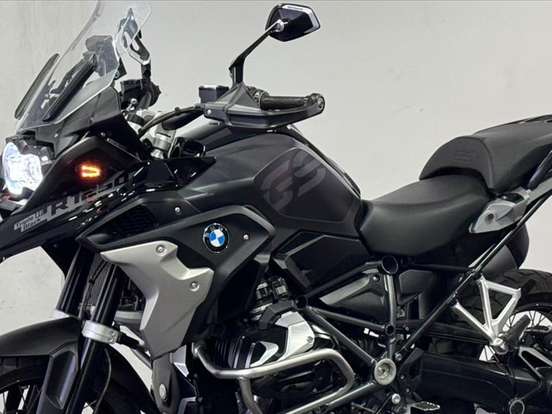 BMW-R 1250 GS PREMIUM TRIPLE BLACK BMW-R 1250 GS PREMIUM TRIPLE BLACK-2021