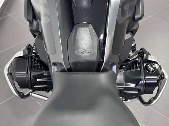 BMW-R 1250 GS PREMIUM TRIPLE BLACK BMW-R 1250 GS PREMIUM TRIPLE BLACK-2021