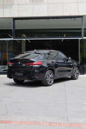 BMW-X4-2023
