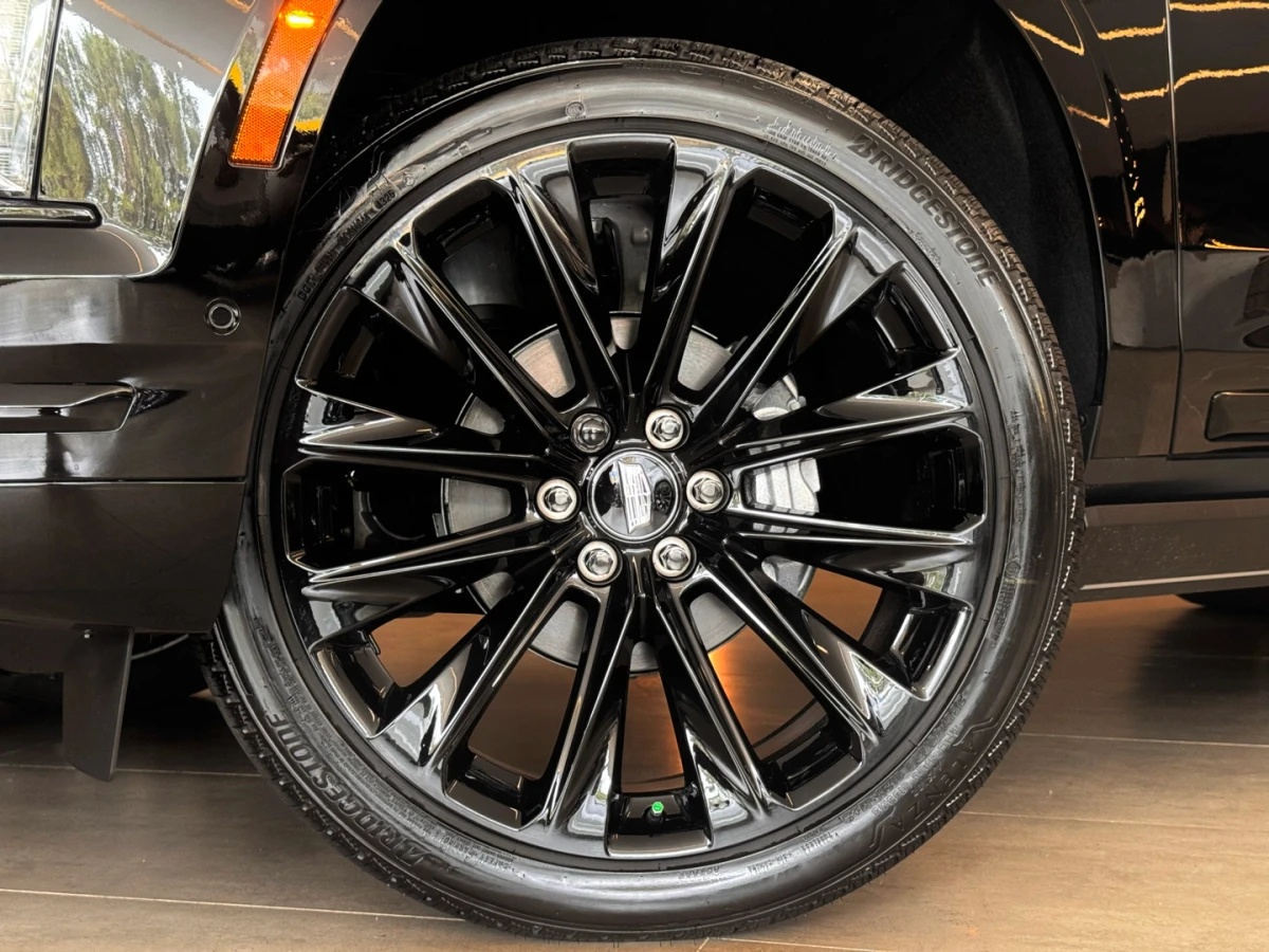 Cadillac Escalade — foto 8