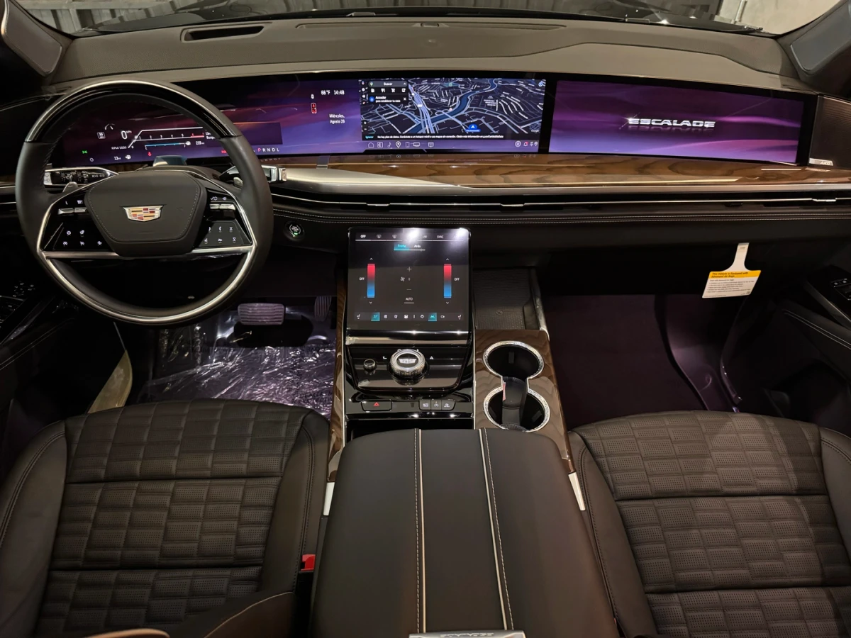Cadillac Escalade — foto 12