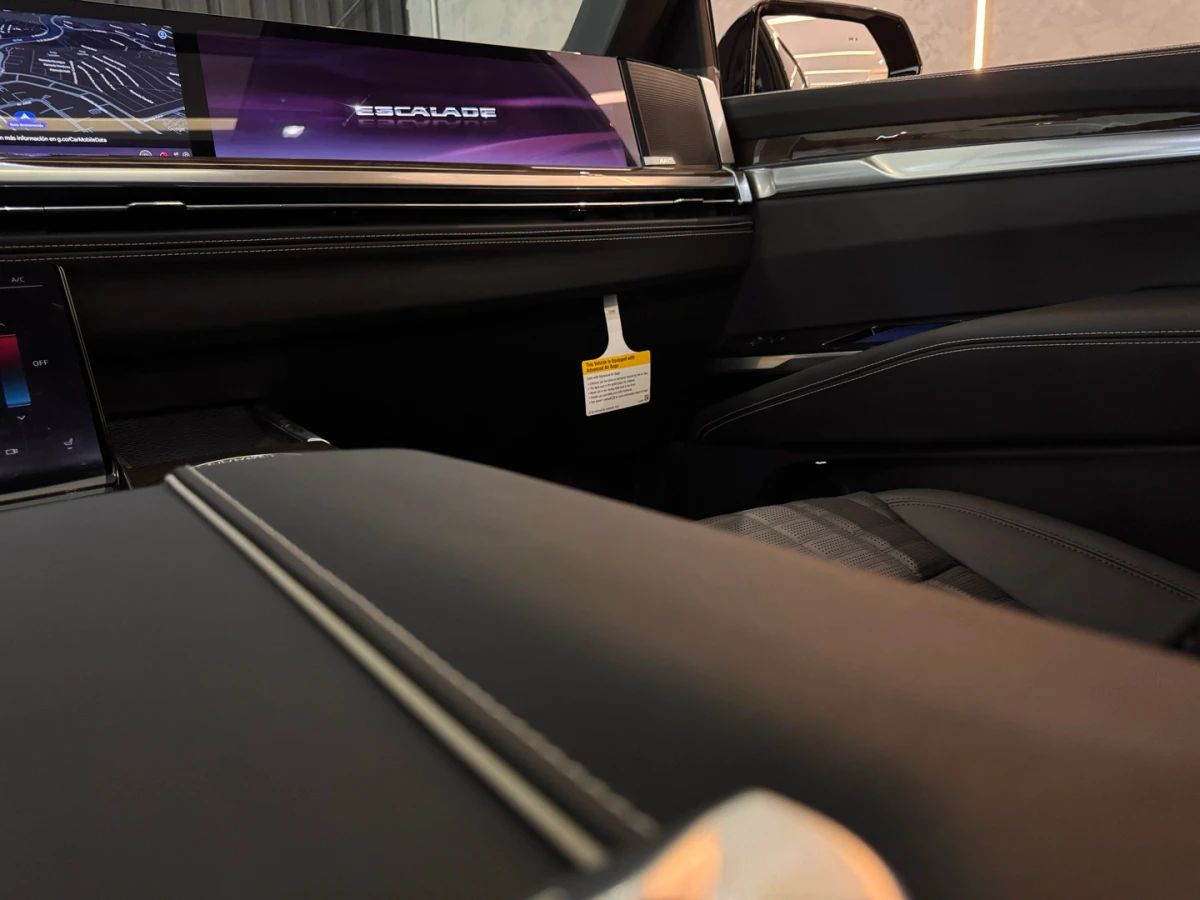Cadillac Escalade — foto 16