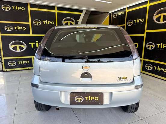 CHEVROLET-CORSA-2011