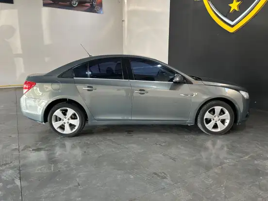 CHEVROLET-CRUZE-2012