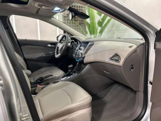 CHEVROLET-CRUZE-2018