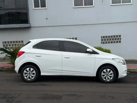 CHEVROLET-ONIX-1.0 MPFI LS 8V FLEX 4P MANUAL CHEVROLET-ONIX-2014