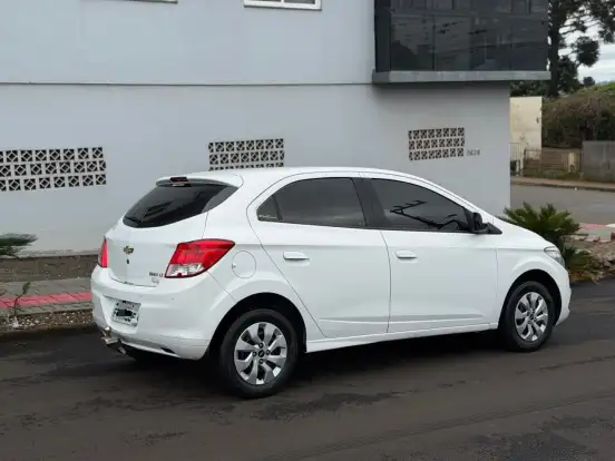 CHEVROLET-ONIX-2014