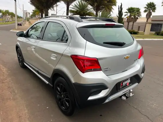 CHEVROLET-ONIX-1.4 MPFI ACTIV 8V FLEX 4P AUTOMÁTICO CHEVROLET-ONIX-2018