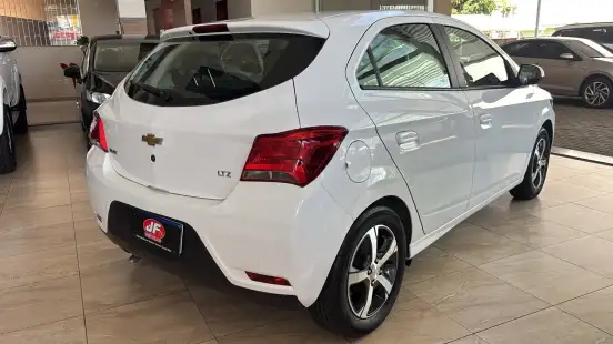 CHEVROLET-ONIX-1.4 MPFI LTZ 8V FLEX 4P AUTOMÁTICO CHEVROLET-ONIX-2017