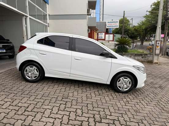 CHEVROLET-ONIX-1.0 MPFI JOY 8V FLEX 4P MANUAL CHEVROLET-ONIX-2017