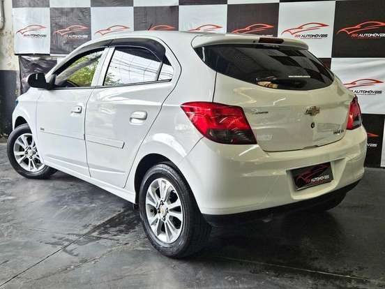 CHEVROLET-ONIX-2014
