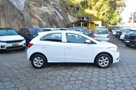 CHEVROLET-ONIX-2016