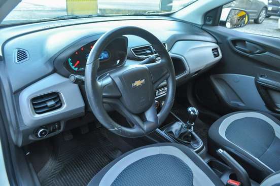 CHEVROLET-ONIX-2016