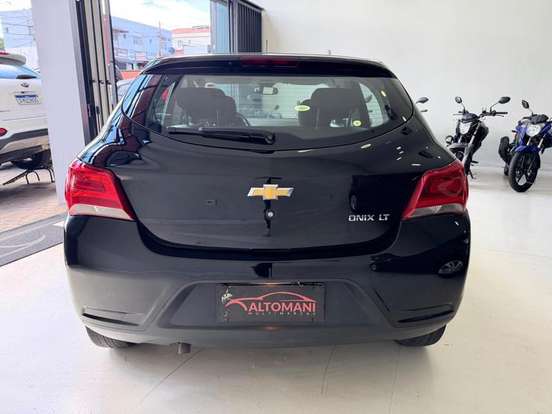 CHEVROLET-ONIX-2016