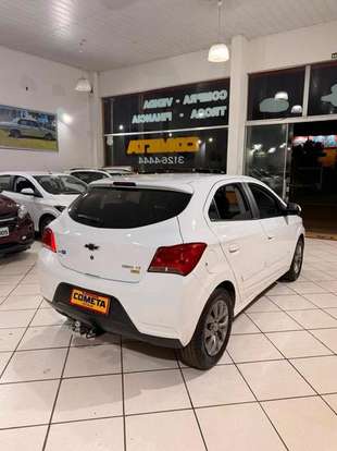 CHEVROLET-ONIX-2016