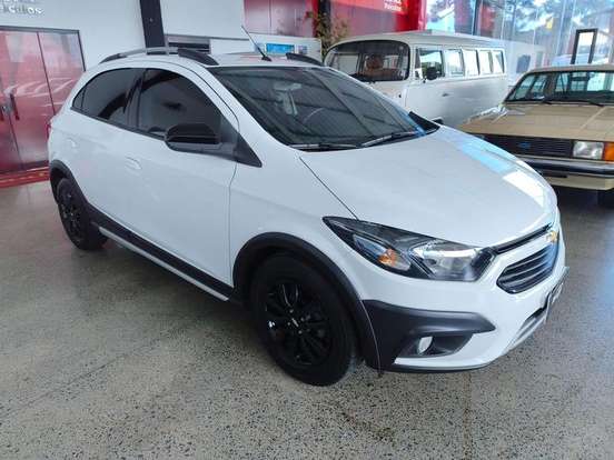 CHEVROLET-ONIX-2018