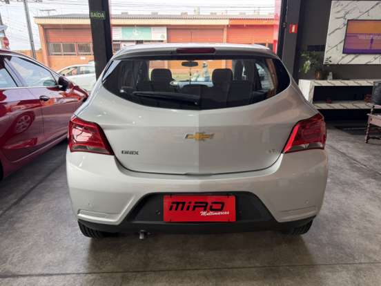 CHEVROLET-ONIX-1.4 MPFI LT 8V FLEX 4P AUTOMÁTICO CHEVROLET-ONIX-2019