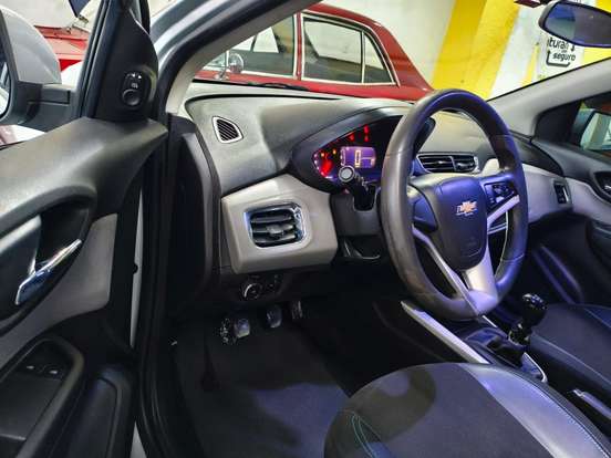 CHEVROLET-ONIX-2018