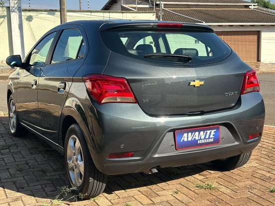 CHEVROLET-ONIX-2018
