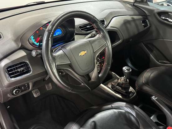 CHEVROLET-ONIX-2015
