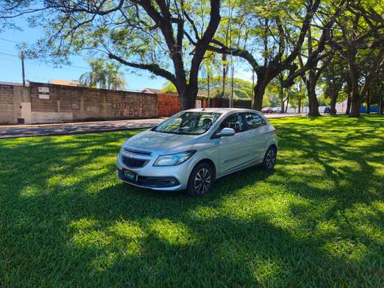 CHEVROLET-ONIX-2013