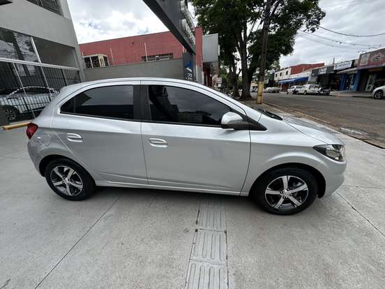 CHEVROLET-ONIX-2017