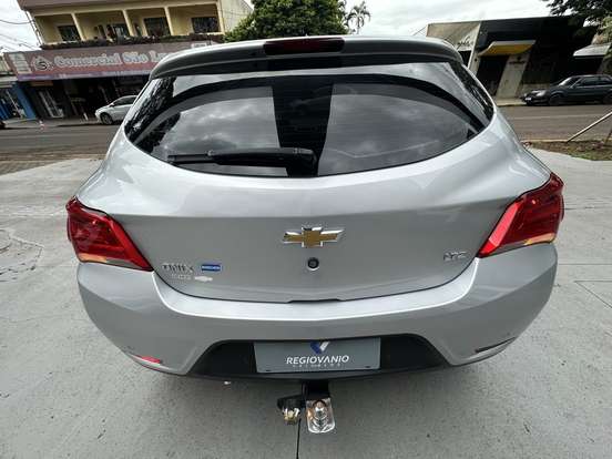 CHEVROLET-ONIX-2017