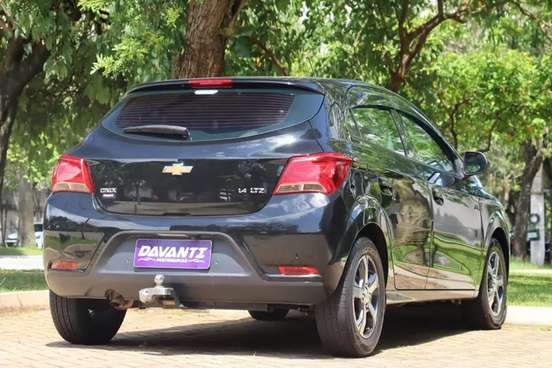 CHEVROLET-ONIX-2018